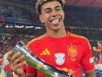 开云下载-包含盘点球员最佳表现，各路英雄辈出的词条