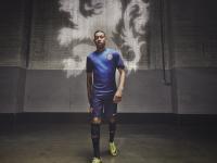 开云体育登录-南美风暴，阿尔瓦雷斯梅开二度引爆战局，巴拉圭三球横扫乌拉圭创历史