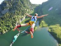 开云体育入口-佩德里里程碑之夜，加拿大生死战险胜几内亚—足球世界的唯一性交响