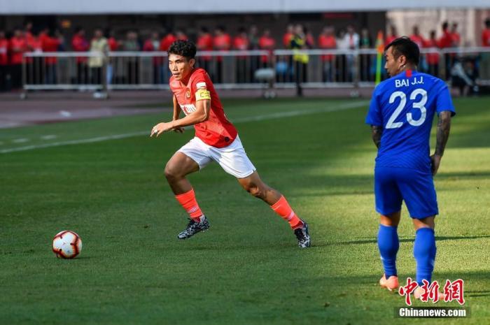 包含恒大助教正式上任：球队战术传授有望提升的词条