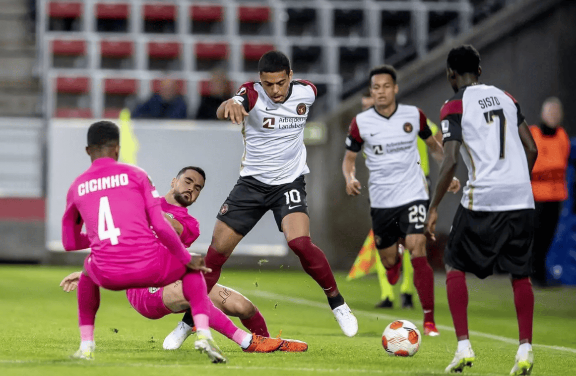 球员状态神勇，全队士气高昂的简单介绍