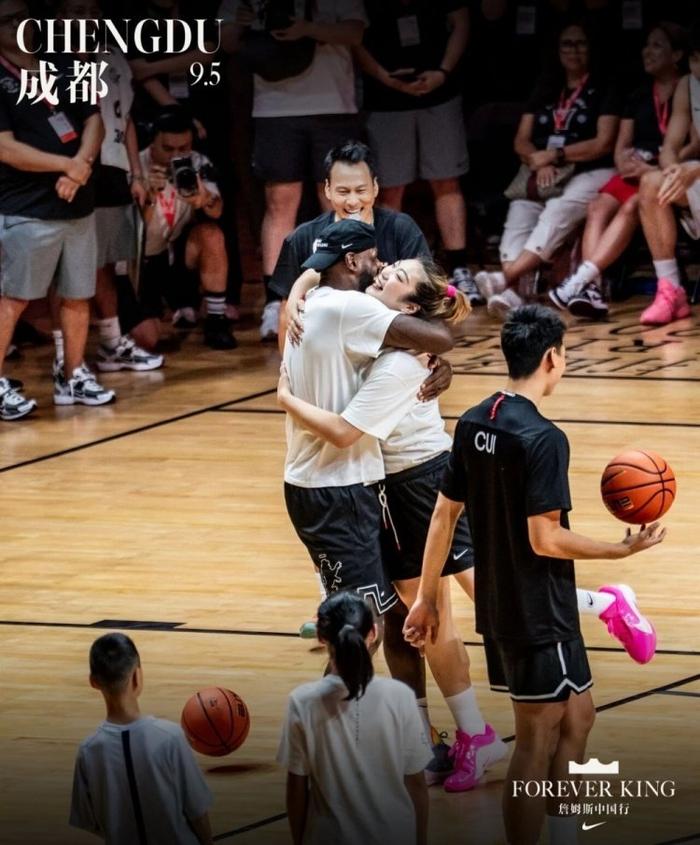 关于激动人心的篮球比赛,全球球迷热切期盼的信息 关于激动人心的篮球比赛,全球球迷热切期盼的信息