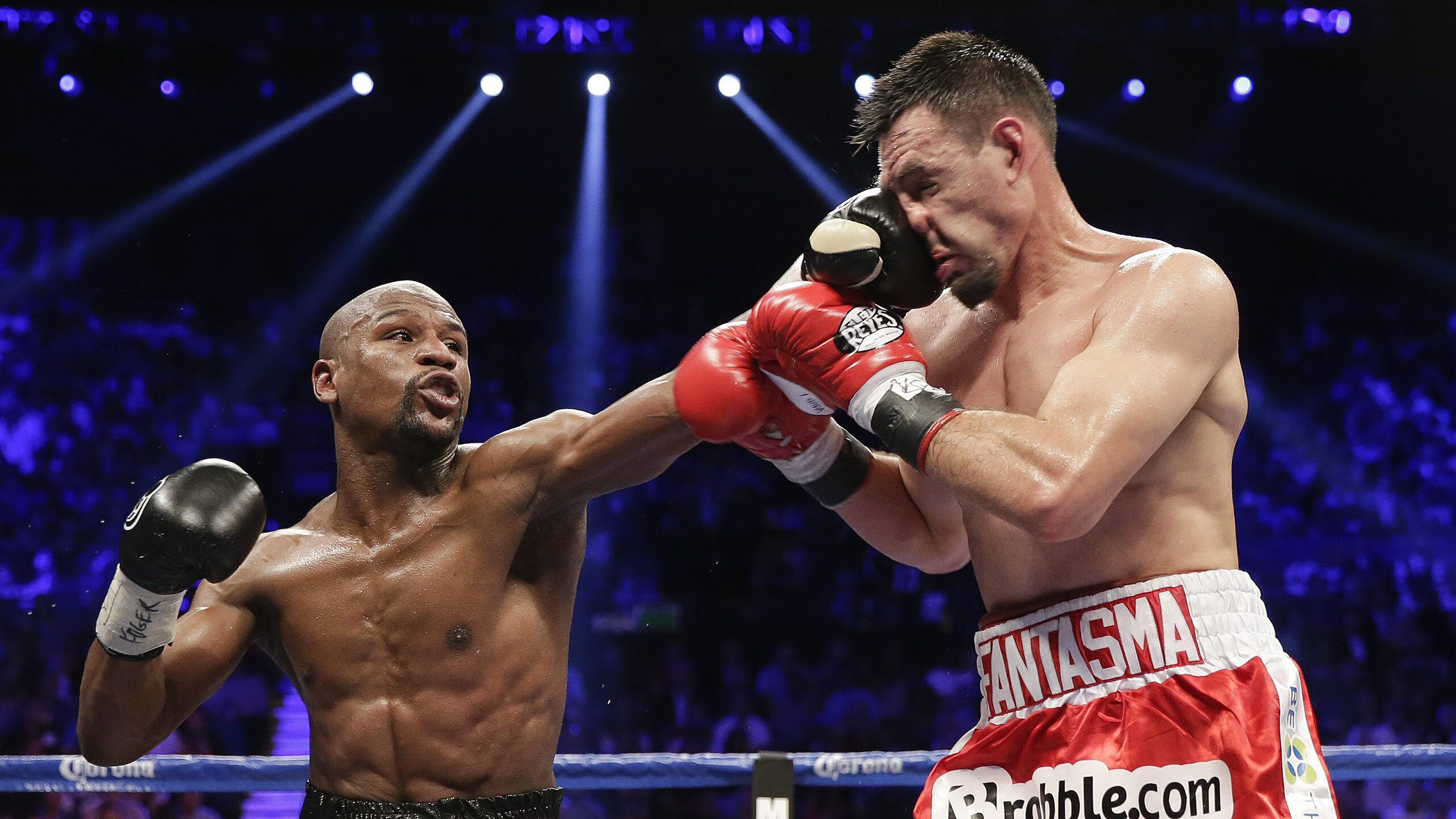 布克让比赛提前失去悬念，老鹰压哨绝杀凯尔特人，篮球之夜的双重戏剧