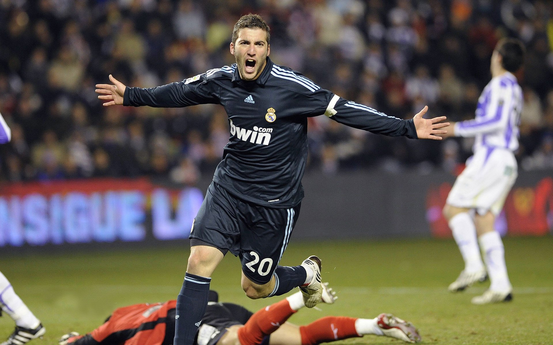 2026世界杯焦点战，枫叶奇迹！加拿大掀翻埃及改写足球版图