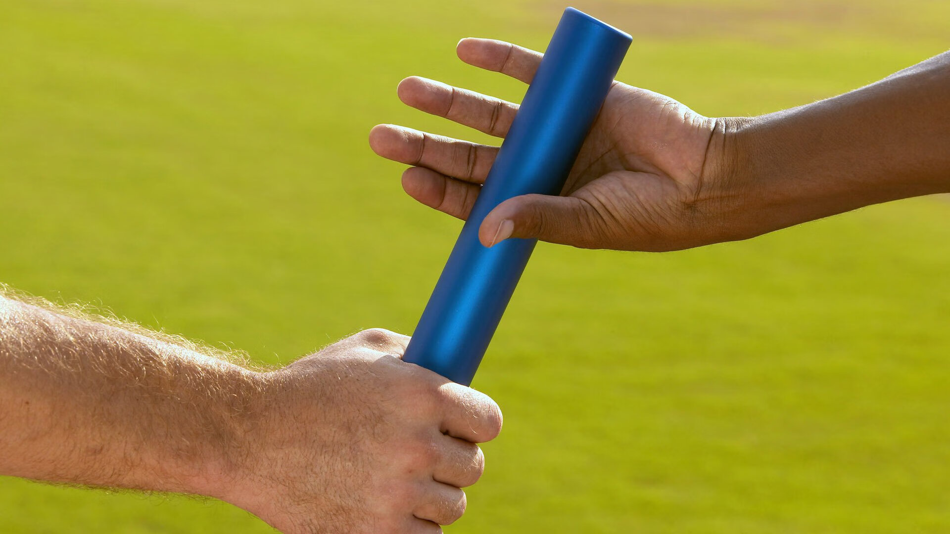 威廉姆斯横扫阿斯顿马丁，塞恩斯扛起全队的背后故事